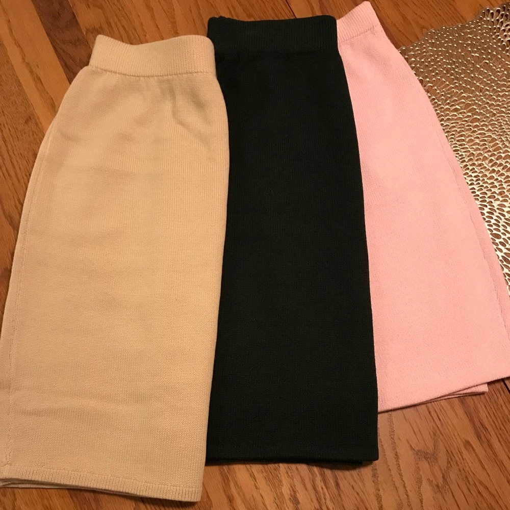 X3 St. John knit skirts. Size 4 (x2) & 6 (x1).
